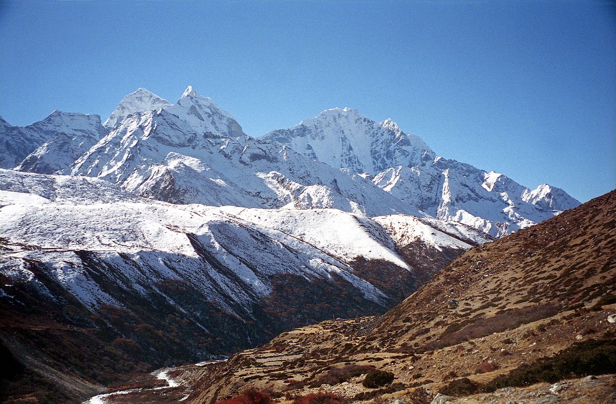 09 Tengboche To Dingboche - Looking Back To Kangtega And Thamserku